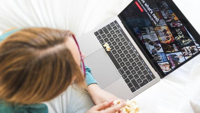 Nostalgia Bersama Berbagai Film dan Serial Neflix Bersetting Masa Lalu Ini! Nostalgia Bersama Berbagai Film dan Serial Neflix Bersetting Masa Lalu Ini!