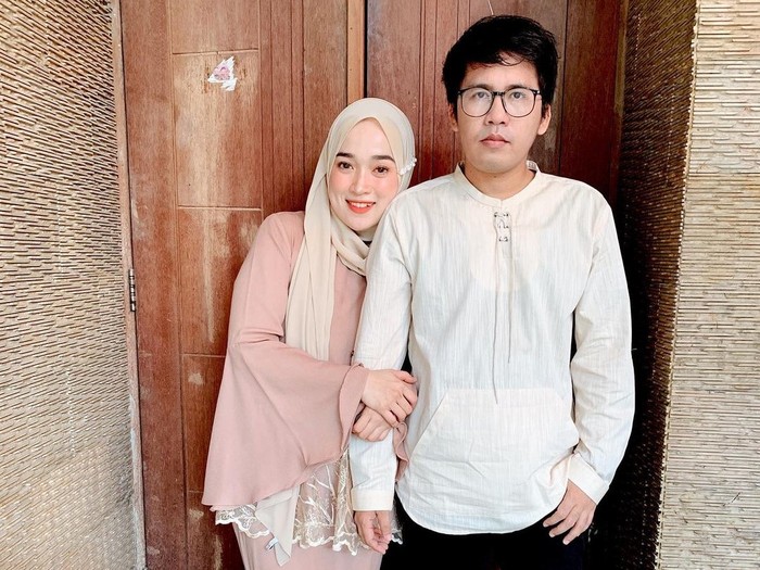 Sepupu Ririe Fairus, Rizky menyebut bahwa sosok Ririe adalah orang yang sangat baik sehingga tak mau membongkar aib pernikahannya tersebut. (foto: instagram.com/ririe_fairus/)