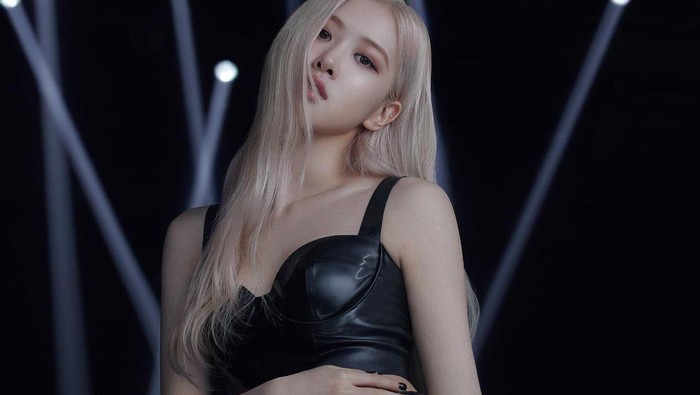 8 Idol Kpop Pemilik Lingkar Pinggang Terkecil di Kpop, Body Goals Banget Nih!