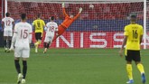 FOTO: Haaland Bersinar, Dortmund Bungkam Sevilla Borussia Dortmund berhasil mengalahkan Sevilla dengan skor 3-2 lewat dua gol dari Erling Haaland. Simak foto pilihan laga tersebut.