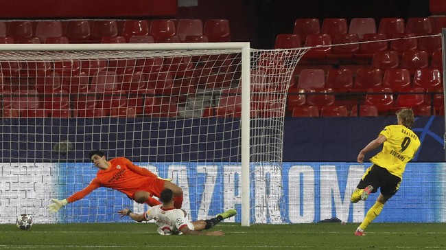 Erling Haaland saat ini jadi pemuncak daftar top skor Liga Champions dengan jumlah delapan gol.