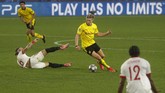 FOTO: Haaland Bersinar, Dortmund Bungkam Sevilla Borussia Dortmund berhasil mengalahkan Sevilla dengan skor 3-2 lewat dua gol dari Erling Haaland. Simak foto pilihan laga tersebut.