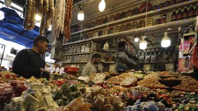 Uniknya Pasar di Irak, Pembeli Pertama Boleh Bayar Semampunya