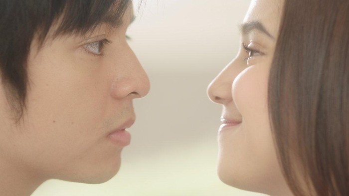 Akrab dengan Mantan, Inilah Gaya Pemotretan Syifa Hadju dan Angga Yunanda