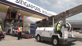 VIDEO: Singapura Negara di Asia Pertama Terima Vaksin Moderna