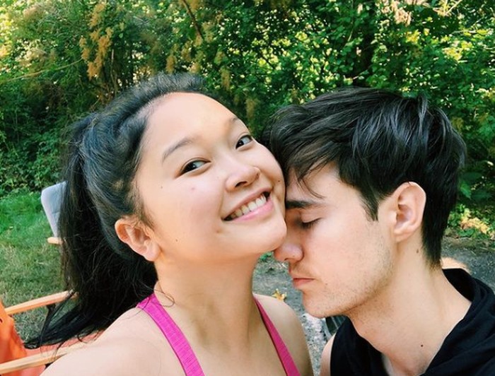 Tak hanya itu, Ia juga kerapkali membagikan momen romantisnya bersama kekasihnya Anthony De La Torre yang juga seorang aktris dan musisi (Foto: Instagram/@lanacondor)