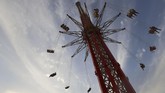 FOTO: Ayunan yang Bikin Dengkul Mendadak Lemas Bernama Bollywood Skyflyer, ayunan tertinggi di dunia ini wajib dijajal para pecandu adrenaline yang akan berwisata ke Dubai usai pandemi virus Corona.