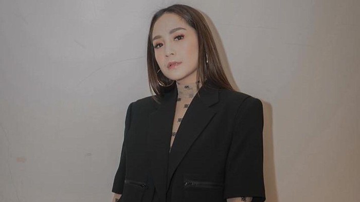 Elegan dan Berkelas, Ini 5 Inspirasi Outift Nagita Slavina yang Bisa Kamu Tiru Elegan dan Berkelas, Ini 5 Inspirasi Outift Nagita Slavina yang Bisa Kamu Tiru