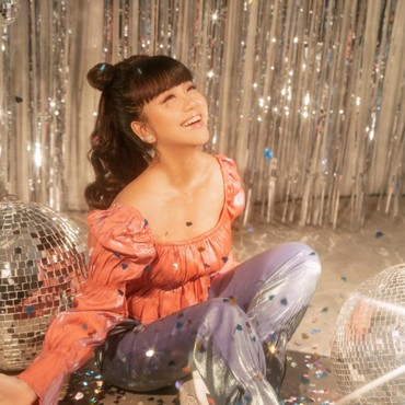 Lirik Lagu Keajaiban - Ghea Indrawari