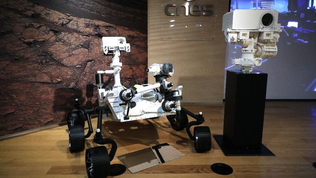 Pertama Kali di China, Warga Beijing Kini Bisa Naik Taksi Robot Baidu dan perusahaan kendaraan otonom Pony.ai menghadirkan taksi nirawak atau taksi robot di China. Kini taksi robot bisa dinikmati oleh warga Beijing.