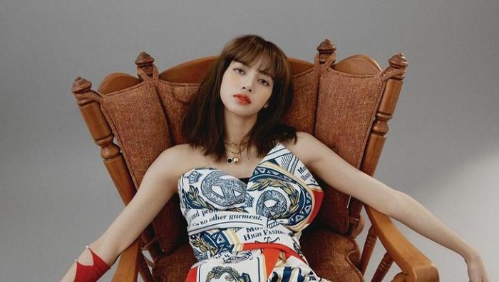 Jadi Juri Fashion Bergengsi Perancis, Intip Gaya Classy Lisa BLACKPINK Jadi Juri Fashion Bergengsi Perancis, Intip Gaya Classy Lisa BLACKPINK