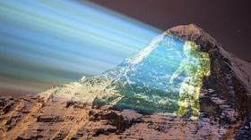 FOTO: Seni Proyektor di Pegunungan Swiss Rayakan Misi Mars