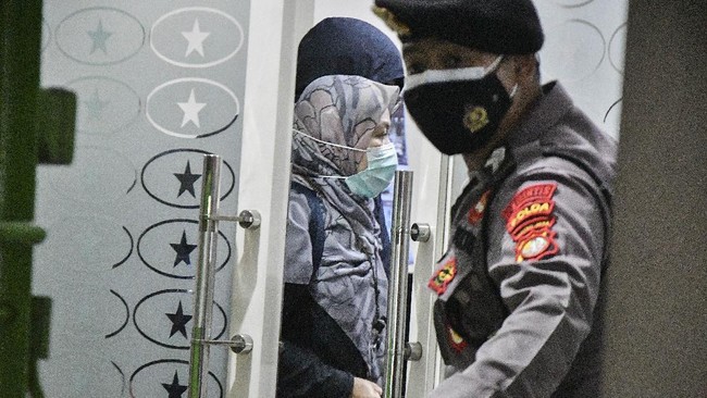 Tim penyidik KPK menggeledah beberapa tempat di Jakarta, Kendari dan Muna, Sulsel terkait dugaan korupsi dana penanggulangan ekonomi nasional (PEN).