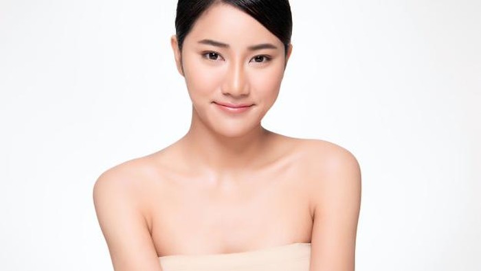 8 Rekomendasi Krim Malam Pencerah Wajah, Kulit Mulus dan Cling!