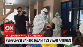VIDEO: Pengungsi Banjir Jalani Tes Swab Antigen