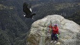 NYALANG: Dihempas Gelombang Durjana Foto unik pilihan redaksi dari seluruh penjuru dunia dalam sepekan terakhir.