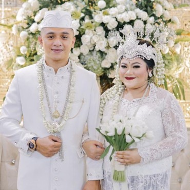 Foto Pernikahan Olivia Daniaty dan Rafly Noviyanto Tilaar
