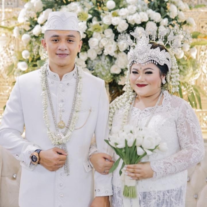 <p>Untuk Bunda ketahui, Olivia dan Rafly telah menjalin hubungan asmara sejak 2019 tahun silam. Rafly pun tampak sudah sangat akrab dan menyayangi Shaakila, putri Olivia dari pernikahan sebelumnya. (Foto: Instagram @artmospoto)</p>