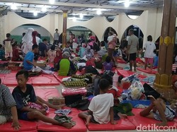Pengungsi Banjir di Kota Pekalongan Bertambah Jadi 2.672 Jiwa Malam Ini