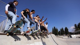 Atap Gedung Kota Tua Yerusalem Disulap Jadi Arena Skateboard