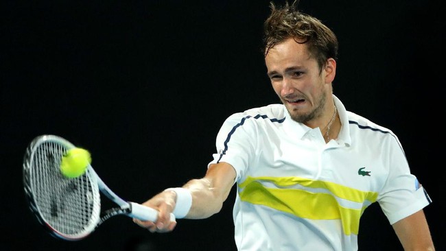Daniil Medvedev menantang Novak Djokovic di Australia Open 2021 yang akan digelar di Melbourne, Minggu (21/2).