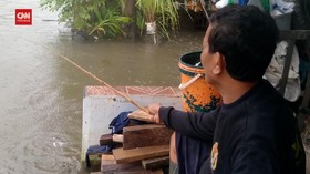 VIDEO: Kesibukan Lain Saat banjir Menggenang