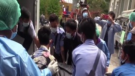 VIDEO: Pedemo Myanmar Yang Ditembak di Kepala Meninggal