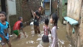 VIDEO: Hujan Lagi, Pejaten Timur Banjir Lagi