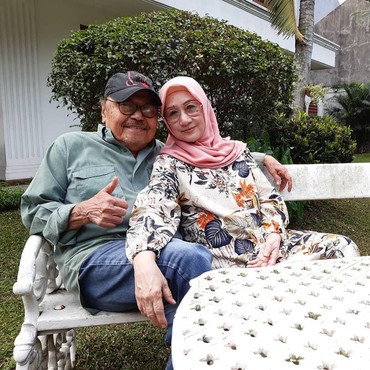 Rahasia Rumah Tangga Titiek Sandhora dan Muchsin Alatas Awet 49 Tahun