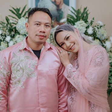 Batal Nikah, Lihat Lagi Kemesraan Vicky Prasetyo dan Kalina Oktarani