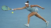 FOTO: Naomi Osaka Raih Gelar Australia Open Kedua Naomi Osaka meraih gelar juara kedua di Australia Open setelah pada tahun ini mengalahkan Jennifer Brady 6-4, 6-3 di Rod Laver Arena, Sabtu (20/2).
