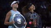 FOTO: Naomi Osaka Raih Gelar Australia Open Kedua Naomi Osaka meraih gelar juara kedua di Australia Open setelah pada tahun ini mengalahkan Jennifer Brady 6-4, 6-3 di Rod Laver Arena, Sabtu (20/2).