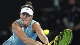 FOTO: Naomi Osaka Raih Gelar Australia Open Kedua Naomi Osaka meraih gelar juara kedua di Australia Open setelah pada tahun ini mengalahkan Jennifer Brady 6-4, 6-3 di Rod Laver Arena, Sabtu (20/2).