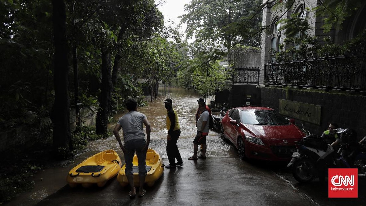 FOTO: Banjir di Kemang Jaksel Saat Hari Sabtu