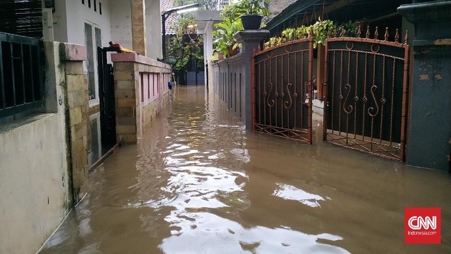 BPBD Provinsi DKI Jakarta menyatakan setidaknya ada 193 Rukun Tetangga (RW) di Jakarta Selatan, Timur, dan Barat banjir pada Sabtu (20/2).