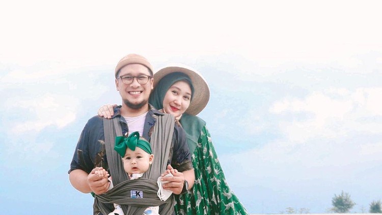 Dian Pelangi dan Sandy Nasution.