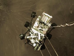 Robot NASA Kirim Foto Warna Menakjubkan dari Mars