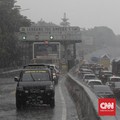 Tol JORR Ampera Banjir, Mobil Disetop dan Putar Balik