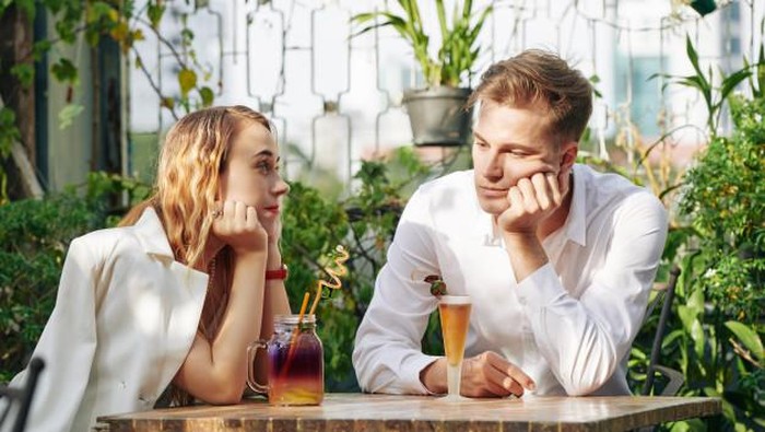 Mau Meet Up Sama Calon Pasangan yang Match? Jangan Gugup ya, Siapin Hal Ini Aja!