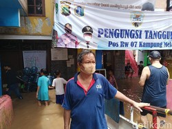 Banjir 2,5 Meter, Warga Kebon Pala Jaktim Belum Terima Bantuan Merata