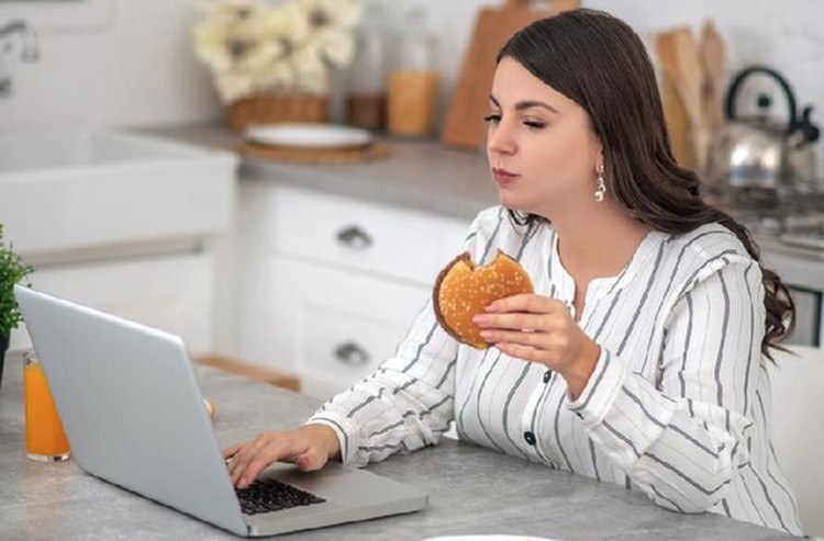 Prediksi Kesehatan Hari Ini, Virgo Hindari Junk Food! Gimana kabar kesehatan Bunda di akhir pekan ini? Coba intip prediksinya Bun!
