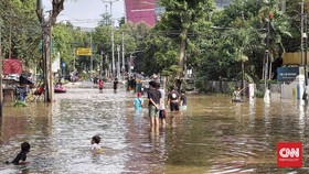 Hujan Deras Sore Ini, 5 Wilayah di Jakarta Selatan Terendam Banjir