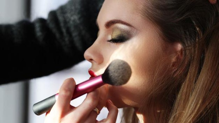 Bikin Pipi Tirus, 4 Rekomendasi Contour Lokal di Bawah Rp100 Ribu