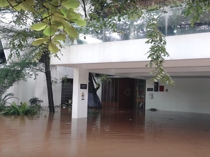 5 Potret Rumah Mewah Irish Bella & Ammar Zoni yang Terendam Banjir