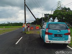 PLN Akan Pindahkan Tiang Listrik di Tengah Jalan yang Telan Korban Jiwa