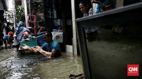 Polri Izinkan Ormas Bantu Banjir Selama Tak Pakai Atribut FPI