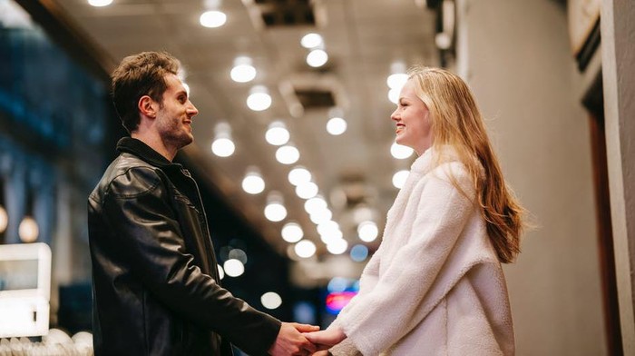 5 Tips Ngobrol dengan Pasangan Agar Tak Mudah Salah Paham