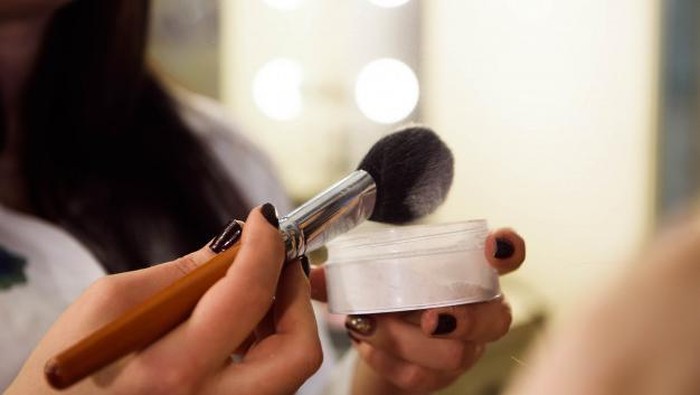 Apa Sih Beda Loose Powder dan Translucent Powder?