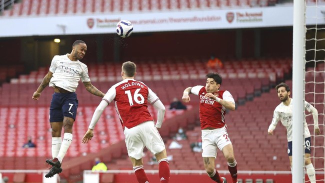 Manchester City unggul 1-0 atas Arsenal di babak pertama dalam laga lanjutan Liga Inggris di Stadion Emirates.
