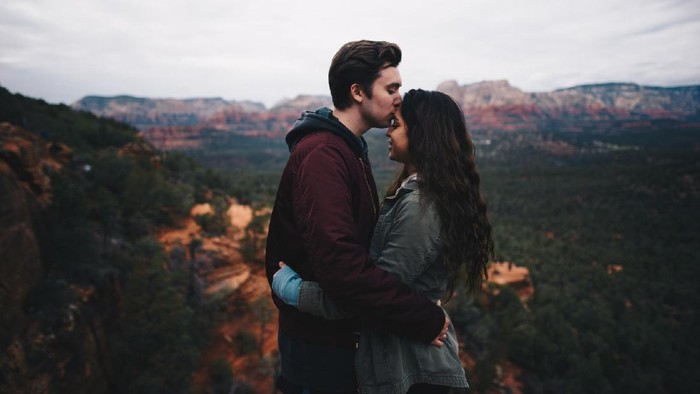 Lima Love Languange yang Bisa Diterapkan ke Pasangan